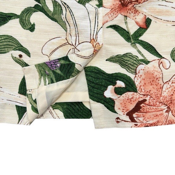 Ann Taylor Garden Floral Pencil Skirt with lilies 2 Petite - Picture 4 of 9